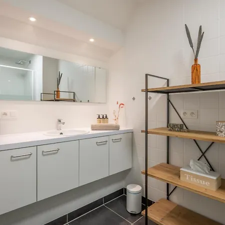 Bright Penthouse With Sunny Terrace Near Apartmán Ostende