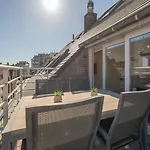 Bright Penthouse With Sunny Terrace Near *