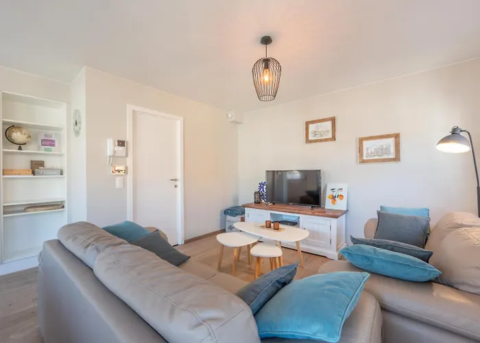 Appartement Bright Penthouse With Sunny Terrace Near