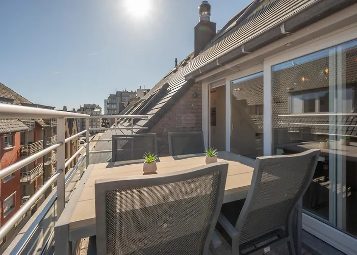 Bright Penthouse With Sunny Terrace Near *
